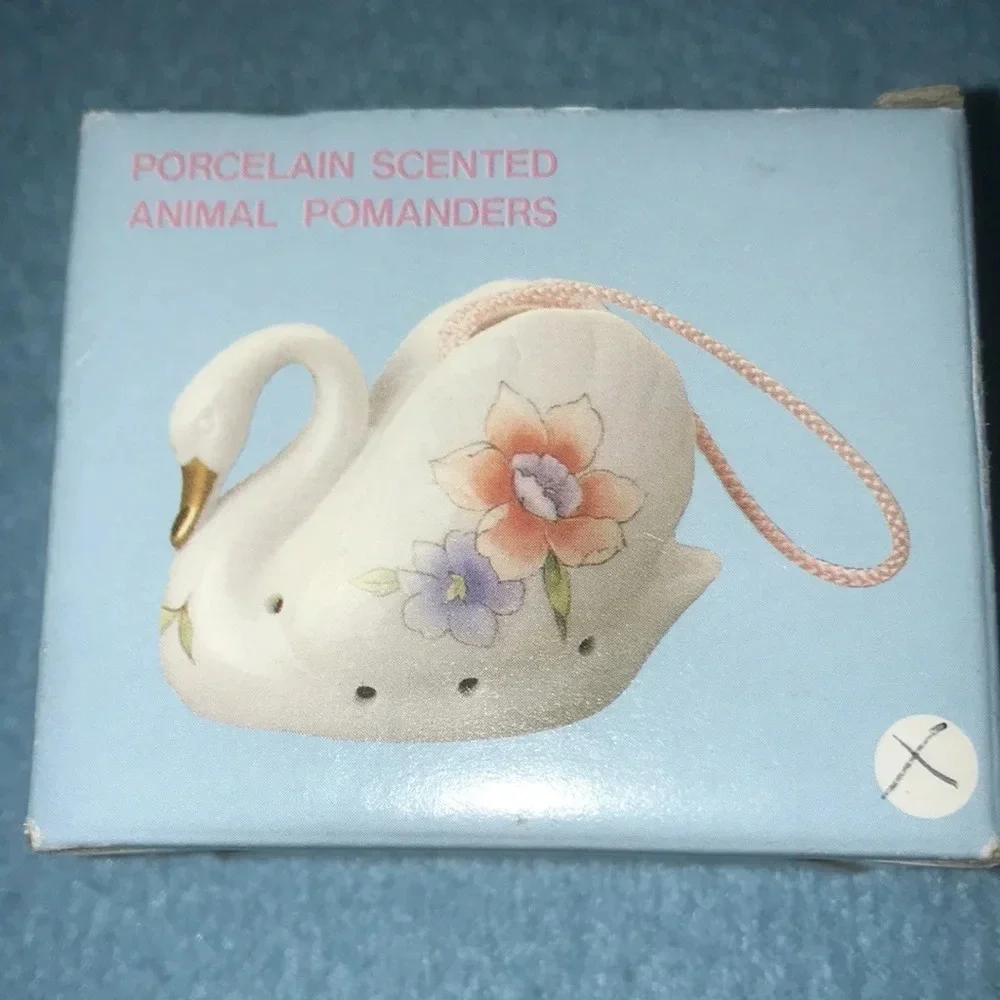 POMANDER Porcelain scented swan vintage 1986 NEW IN BOX 3” X 3”